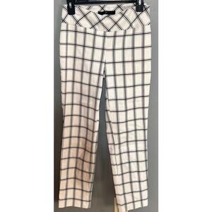 Up Pants Ankle Length White with Black thin Lines Size‎ 4  Pull On